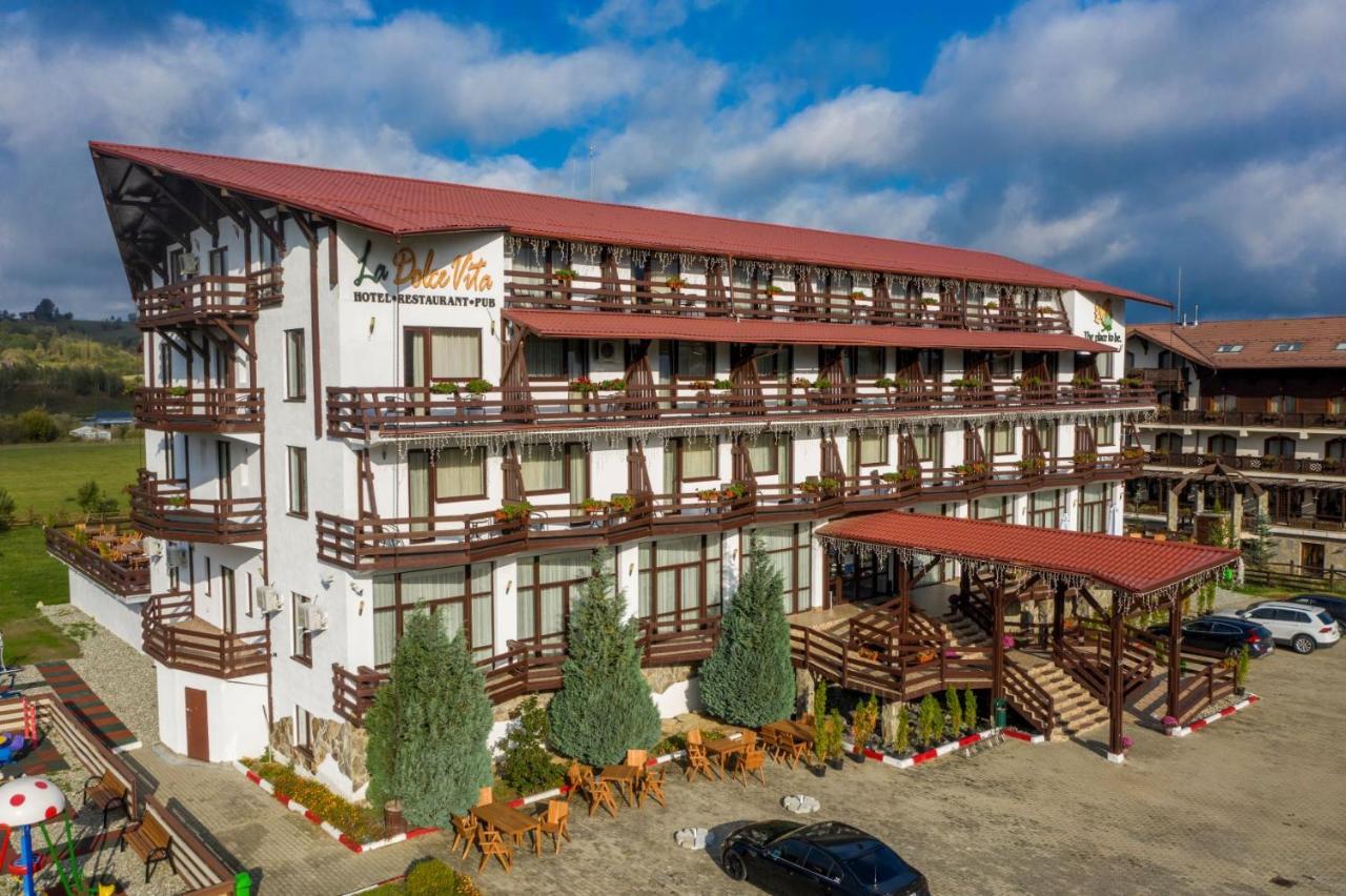 Hotel La Dolce Vita Zărneşti Exterior foto